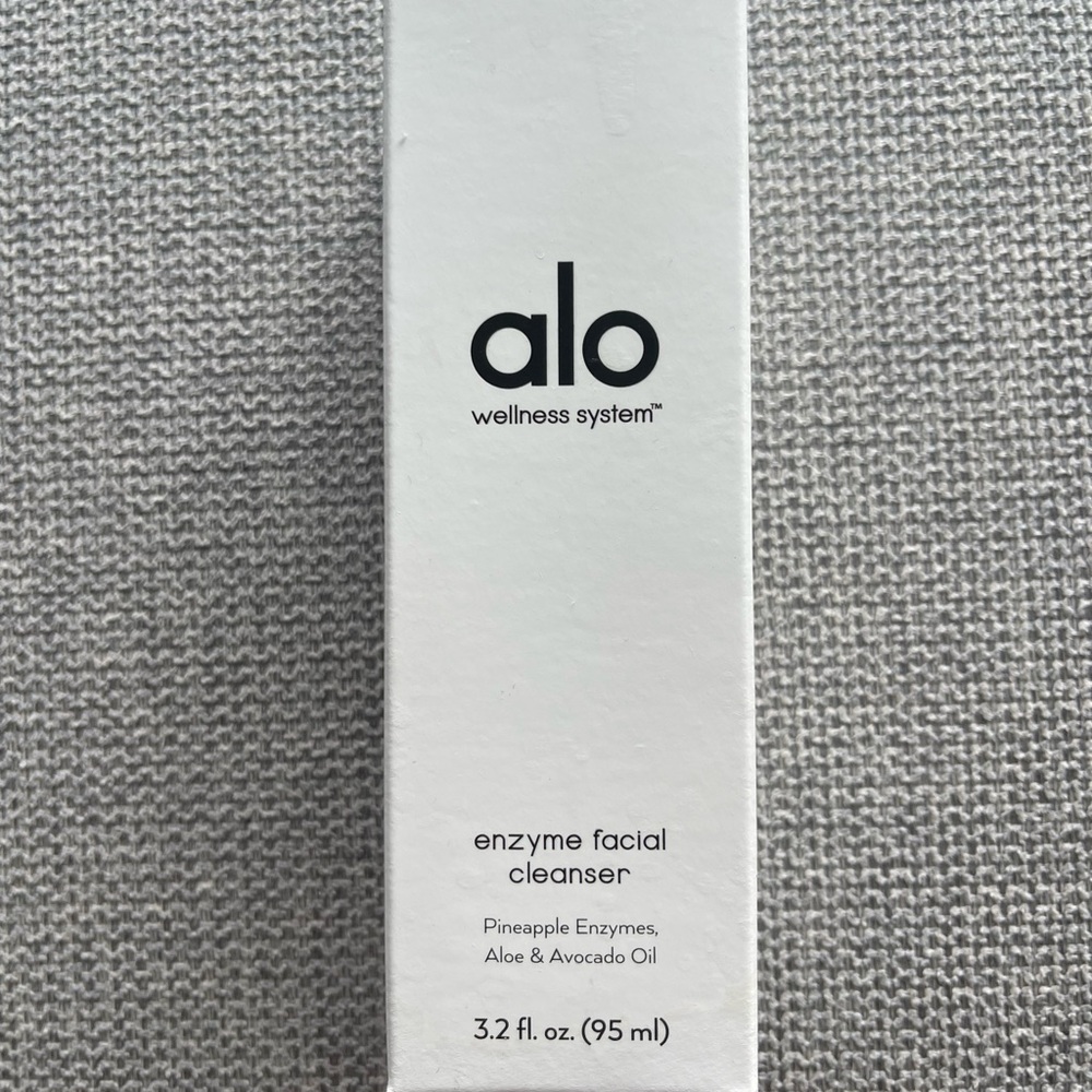ALO Yoga Enzyme Facial Cleanser - Cream